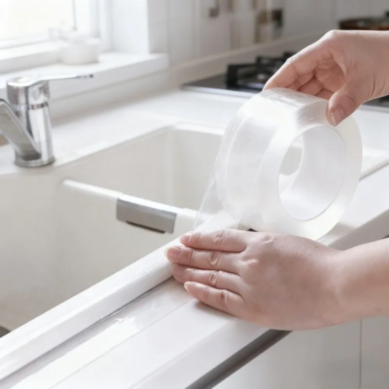 Wasserdichtes und Schimmelresistentes Dichtungsband - Rutschfestes Transparentes Selbstklebendes Band für Küchenarbeitsplatten, Badezimmer, usw. – Detail 1