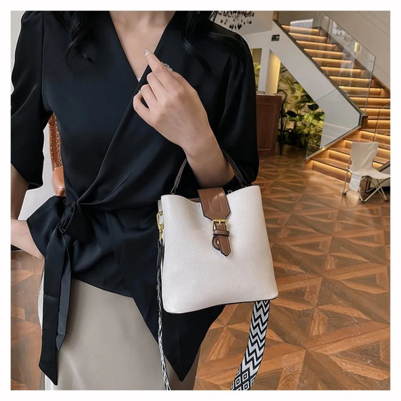 

Sophisticated Ladies Messenger Bag Made Of Nubuck Leather Boasting Trendy Prague High-End Lightweight Soft Daily Look