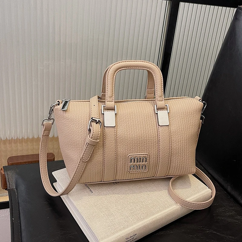 

High End Luxury Women Leather Fashion Shoulder Bag Elegant Designer Tote Handbag For Urban Daily Fashion Lifestyle