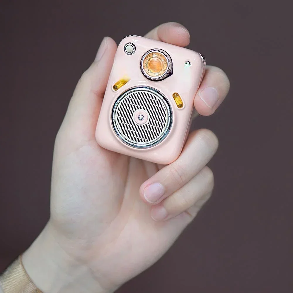 เครื่องเล่นบลูทูธแบบพกพา Peiqi beetle retro mini card พร้อมวิทยุสเตอริโอขนาดเล็ก