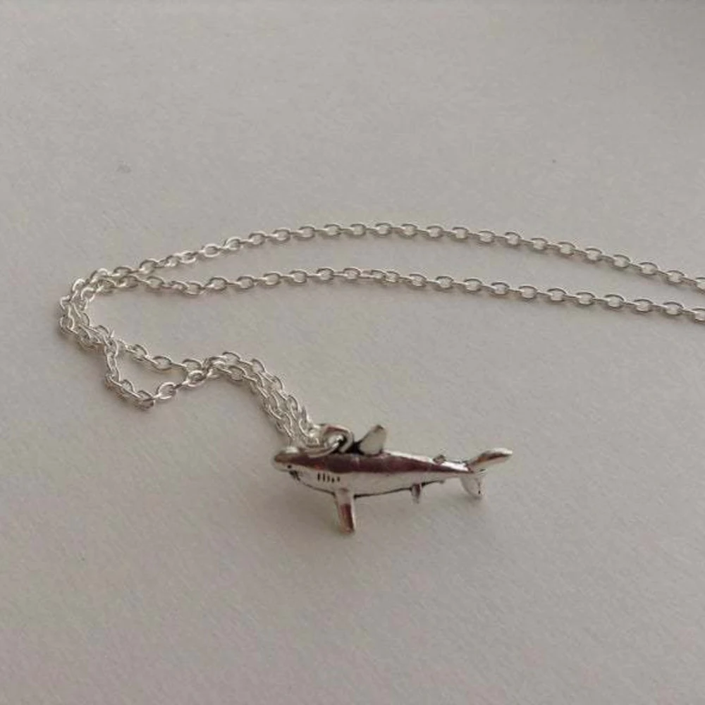 Hip Hop Fashion Sliver Color Stereo Animal Shark Pendant Necklace for Women Men Simple Punk Collar Chain Jewelry Accessory Gifts