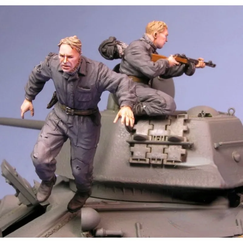 

1/35 Scale Resin Figure Model Building Kits Historical Military Hobby GK Tank Crew 2 Persons Unassembled Unpainted DIY Toys 943A