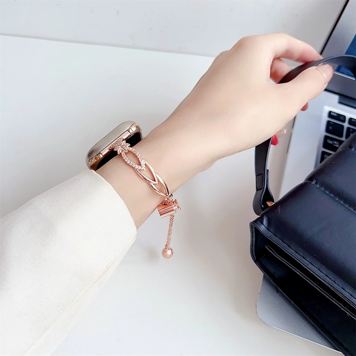 Pulseira de relógio para iwatch 42/44/45/46/49mm 38/40/41mm pulseira de relógio de metal fashion para série de relógios Ultra2 série 10/9/8/7/6/5/4/3/2/1_voghion.com