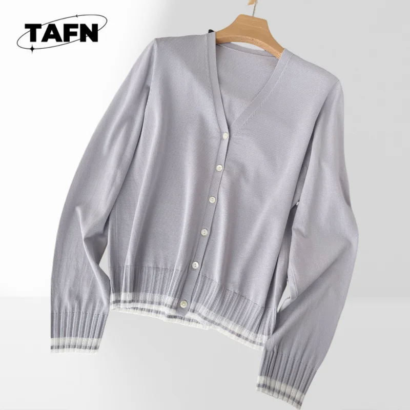 سترة نسائية من الكشمير مستوحاة من الطراز القديم - دفء فاخر للإعدادات غير الرسمية في 25 تريكو للارتداء اليومي AG3176