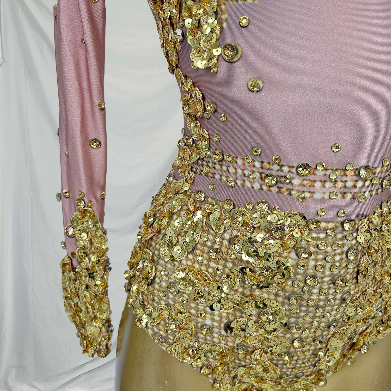 Yiniang เซ็กซี่ Sparkly Sequines บอดี้สูทผู้หญิงแฟชั่นไนท์คลับบาร์ชุดราตรีบาร์นักร้อง Performance STAGE เครื่องแต่งกายชุด
