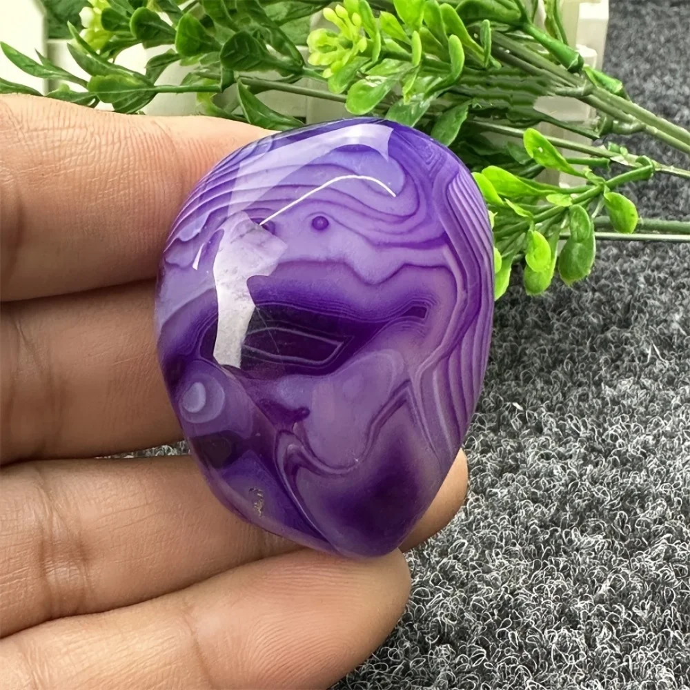 Natural Purple Striped Crystal Rough Handheld Mineral Specimen Irregularly Shaped Smooth Pebbles for Holiday and Birthday Gift