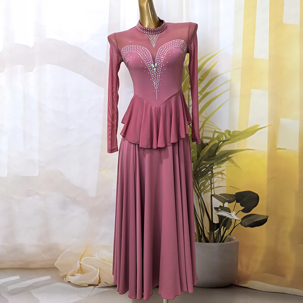 فستان رقص للحفلات الراقصة باللون الأسود ذو رقبة عالية باللون الأحمر الخمري زي المسرح بأحجار الراين والجلود الوردية ملابس الرقص بأكمام طويلة