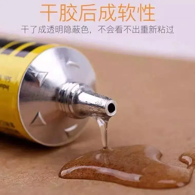 UHU Super Glue to preferowany klej do rękodzieła o niezwykle mocnej przyczepności i w formie białej, płynnej pasty.