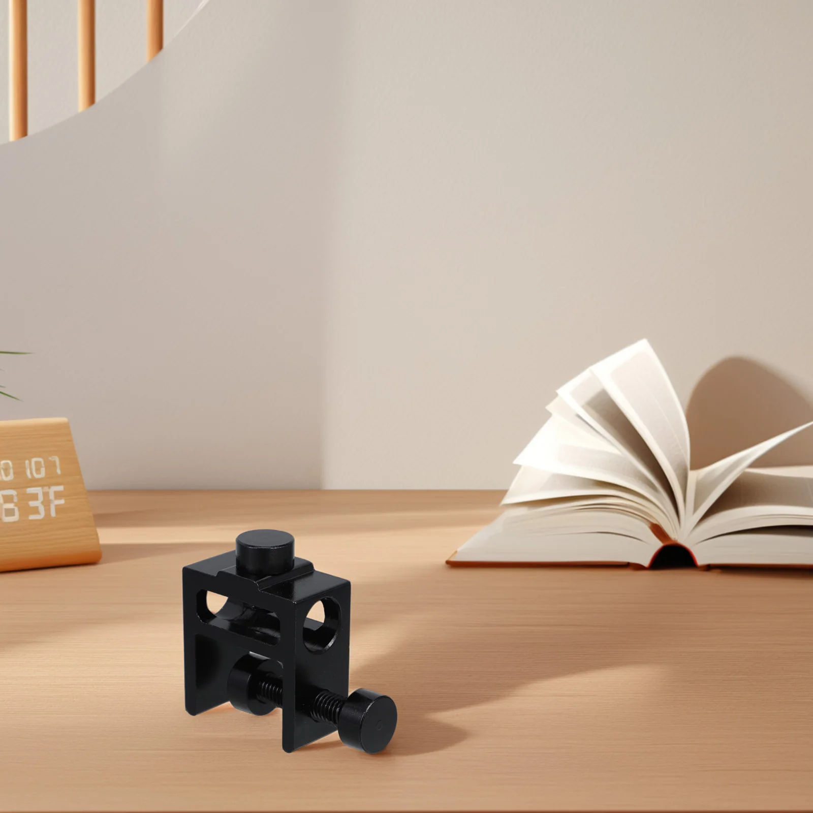 

Aluminum Alloy Table Lamp Bracket Adjustable Desk Light Clamp Holder for Camping Outdoor Lamp Mount Desktop Lighting Fixture