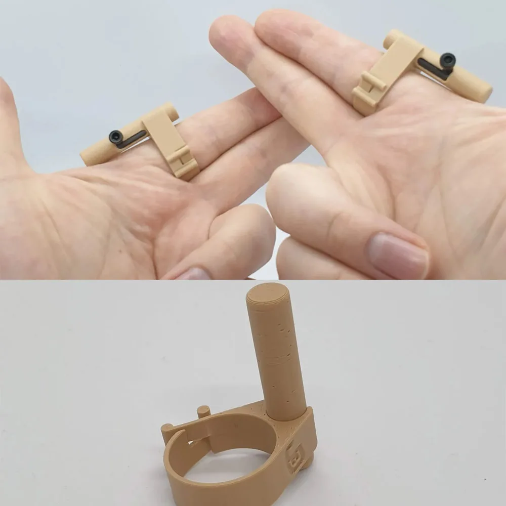 Miniature Pistol Keychain M9 Mini Gun Model Rifle Small Toy Gun Can Launch 6mm Paper Balls for Gift Pendant Color Be Customized