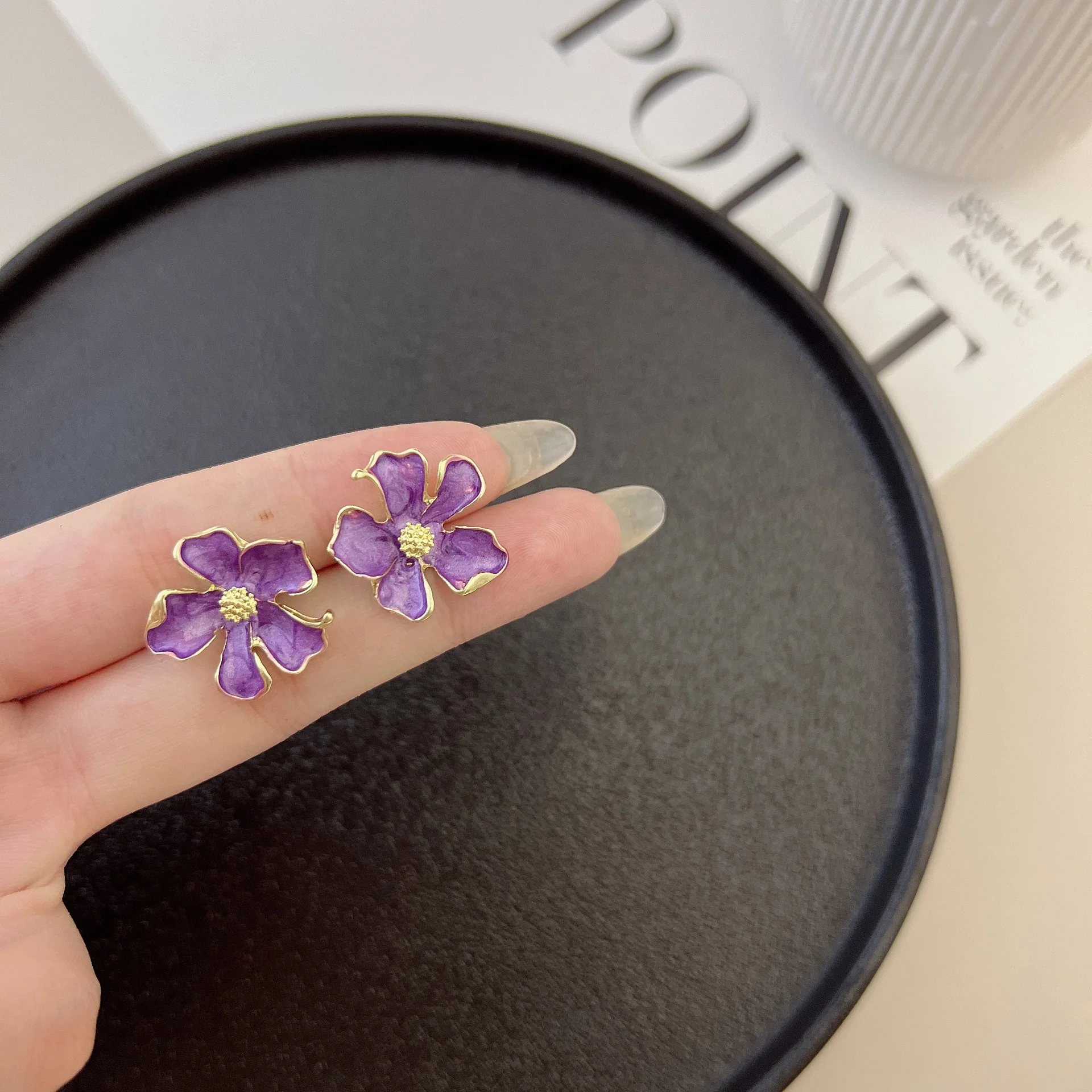 Sweet Flower Stud Earrings for Women Purple Enamel Oil Curled Petals Stud Earrings Wedding Party Trendy Cute Jewelry Girls Gift