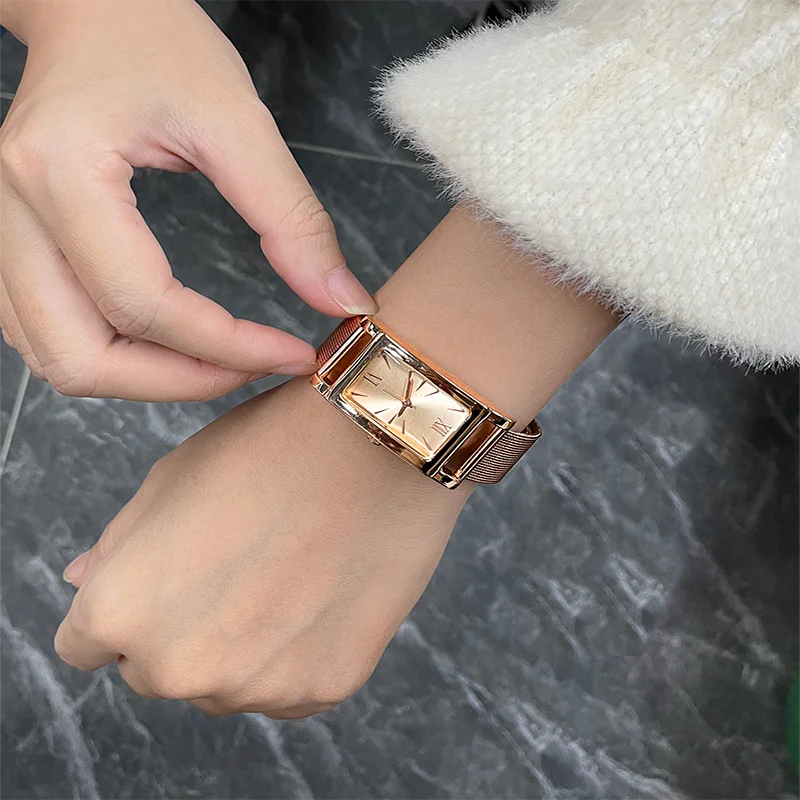 OT001 Women's wristwatch luxury high school girls watch bracelet green stone thin French noble easy to match