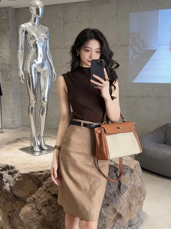 

Весенне-летний вязаный комплект из топа и юбки для женщин: модный ансамбль с высокой талией