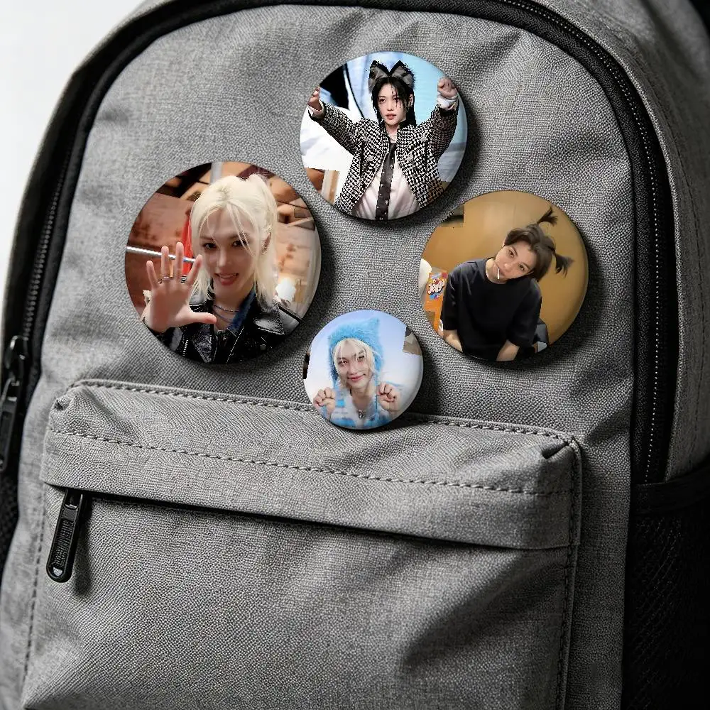 Cool F-Felix Cartoon Star Badges, Brooches, Pins, Tin Props, Christmas Gifts, Birthday Gifts