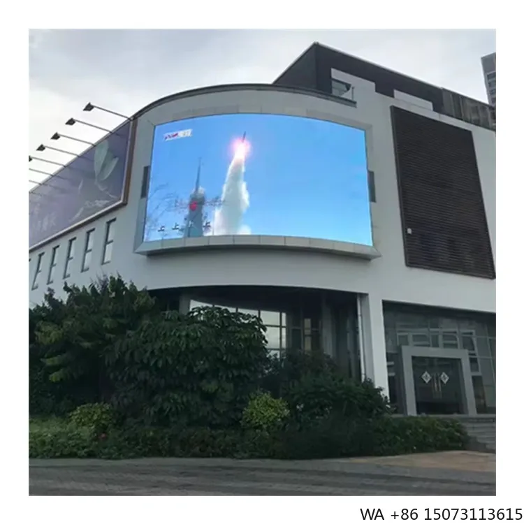 شاشة LED ثابتة P2.5 خارجية - لوحة دوارة مقاس 960 × 960 مم للمطارات والمراكز ومواقف السيارات