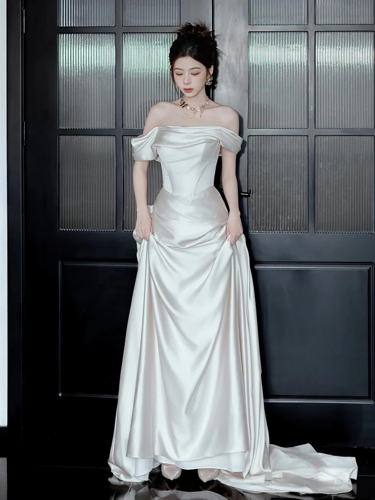 

Ele Satin Light Wedding Dr One-oulder Bridal Gown with Train Simple Yet Sophistied White Long Dr for Brides