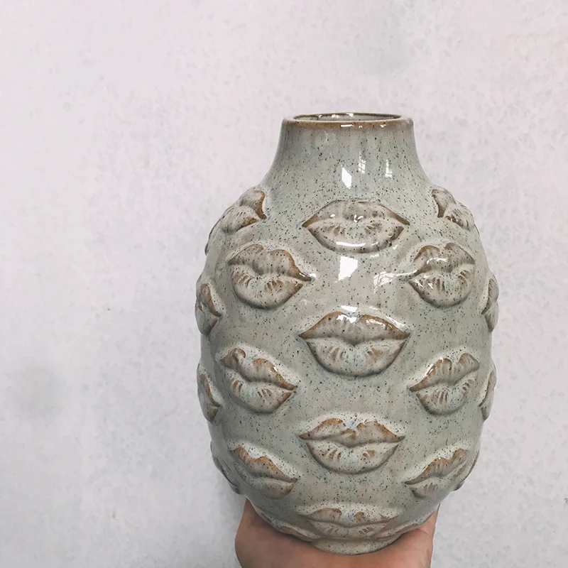 

Ceramic Vintage Vase Embossed Lips Vases Flower Pot Decoration Accessories Living Room Ornament Vase Terrarium Decoração Декор