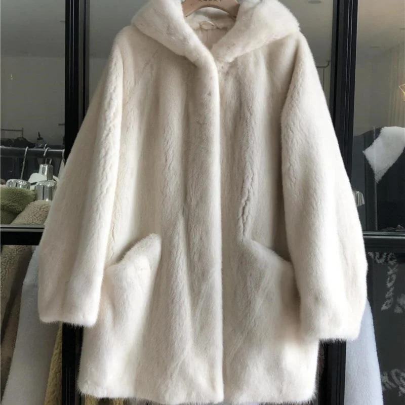 2025 Winter New Loose Velvet Mink Coat Women\'s Age Reduction Whole Mink Hooded Imitation Fur Coat Women\'s Medium Long Fashion