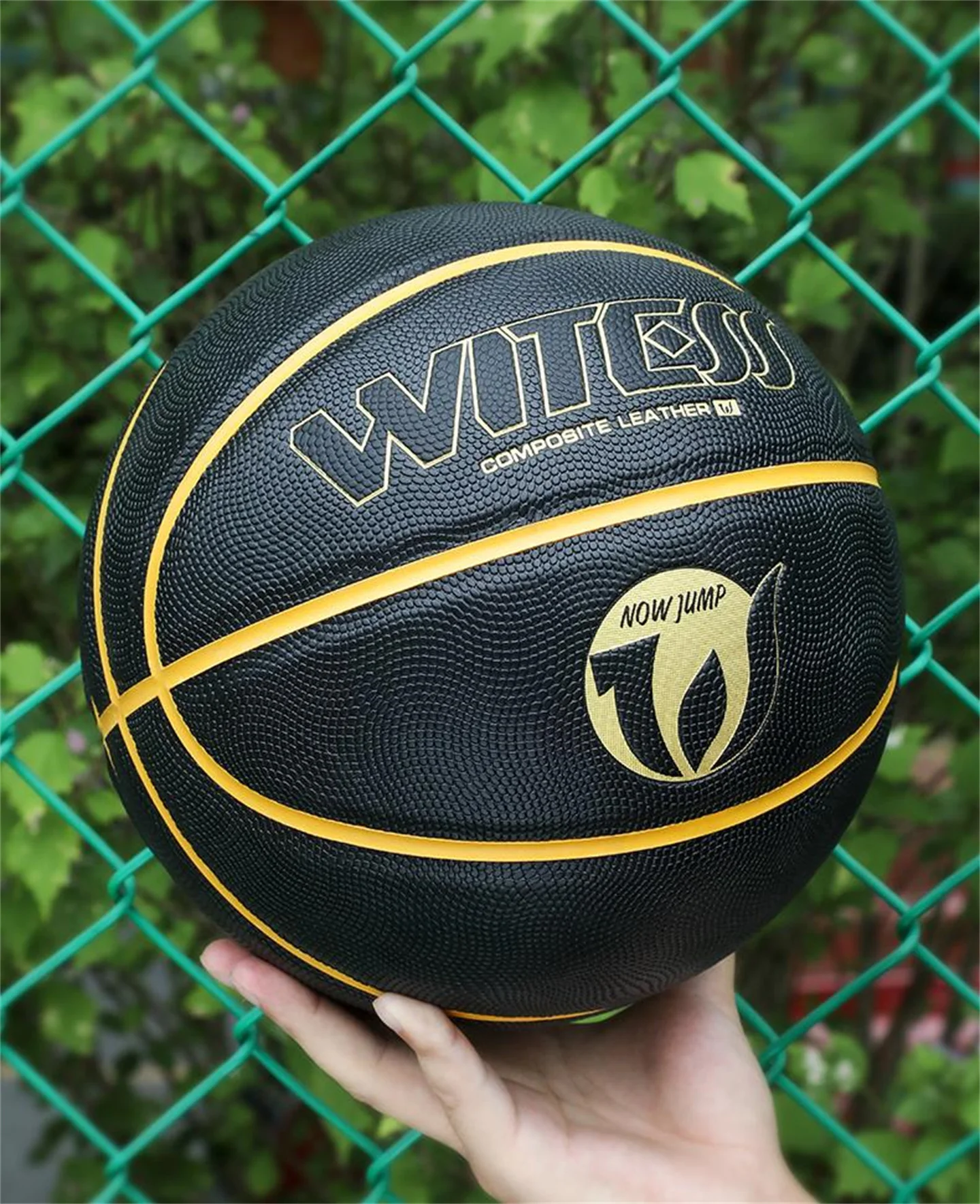 Standar Tahan Aus Latihan Luar Ruangan Lapangan Luar Ruangan Kulit Sapi Kulit Asli Rasakan Bola Basket Kompetisi Dewasa