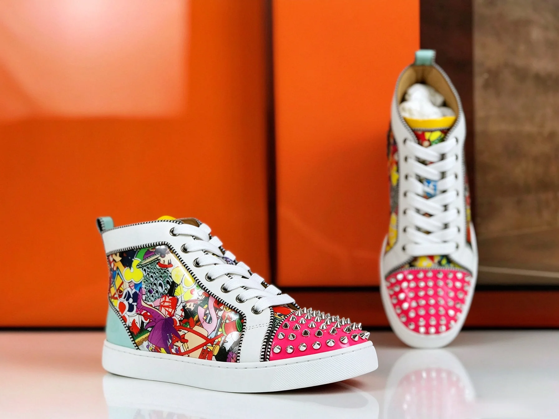 Luxury High Top Color Graffiti Leather Shoes Spiked Toe Studded Lace Up Red Bottom Shoes For Men Fashion Wedding Casual Shoes