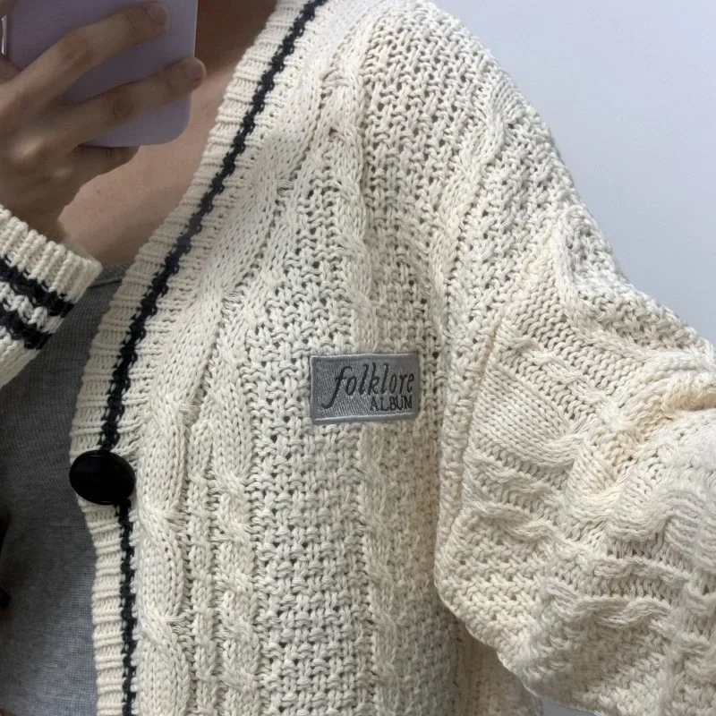 Cardigan Folklore in edizione limitata donna lettera Patch Cardigan lavorato a maglia Beige con maglioni autunnali invernali femminili ricamati a stella