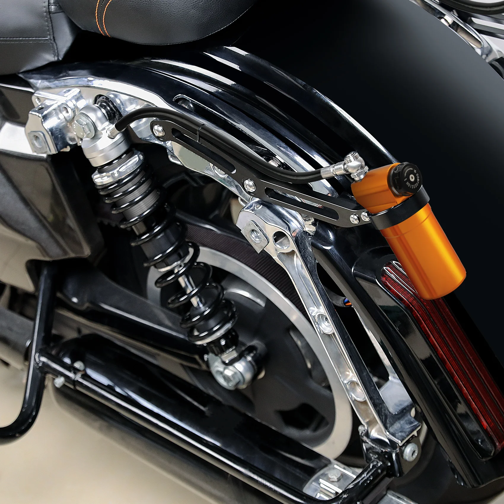 Zdalny zbiornik tylnych amortyzatorów do Harley Touring Electra przemieszczanie się po ulicy ST Road King Special Ultra Limited 2014-2023