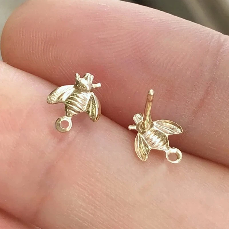 Stud Earrings 14K Gold Filled 5.5x6.3mm Bee Charm Post Earring w / Ring Gold Filled Stud Earrings Oorbellen Boho Women Earrings