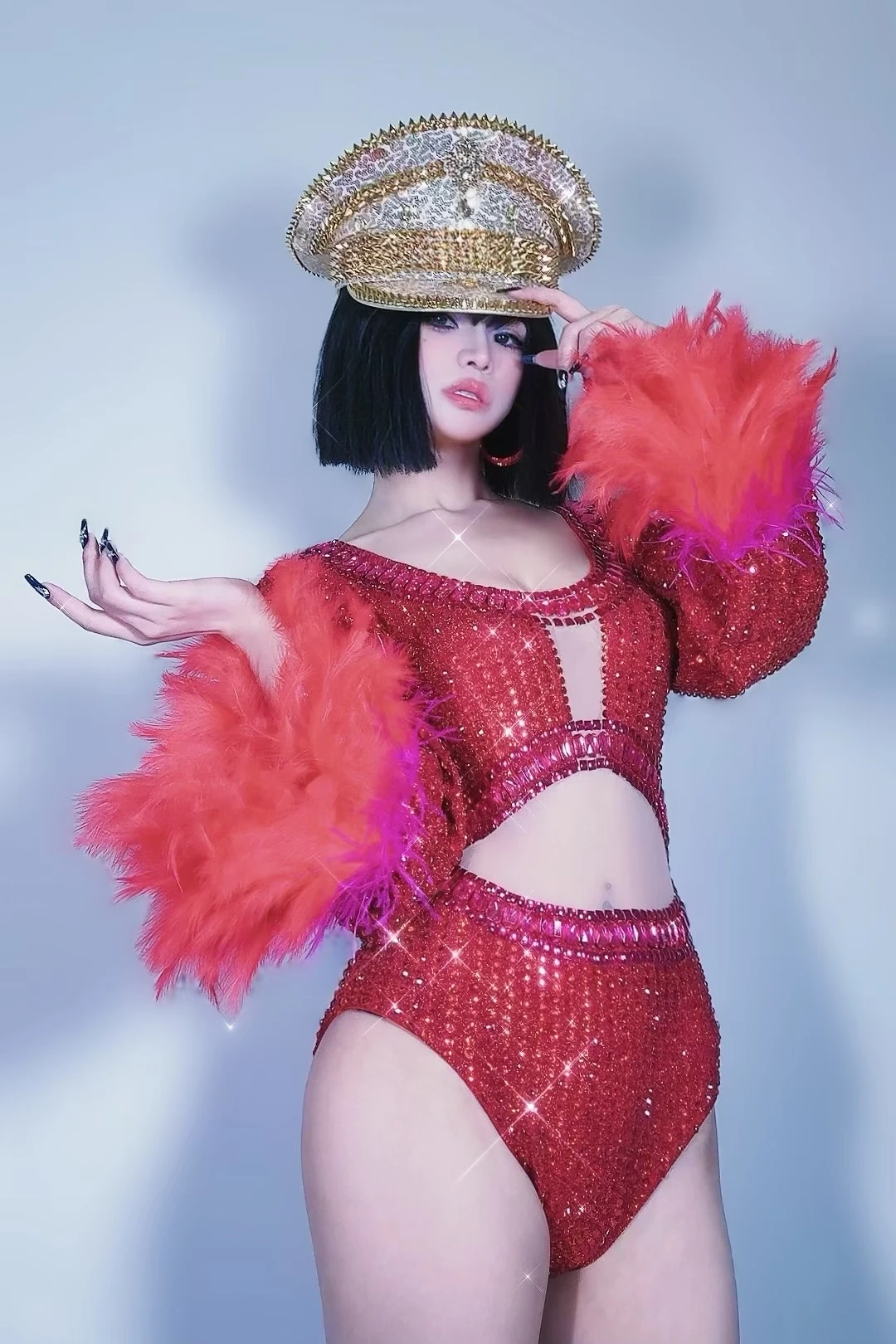 Lieyan, monos elásticos con diamantes de imitación rojos brillantes para mujer, recién llegado, ropa para actuación en fiesta de cumpleaños, disfraz con manga de plumas