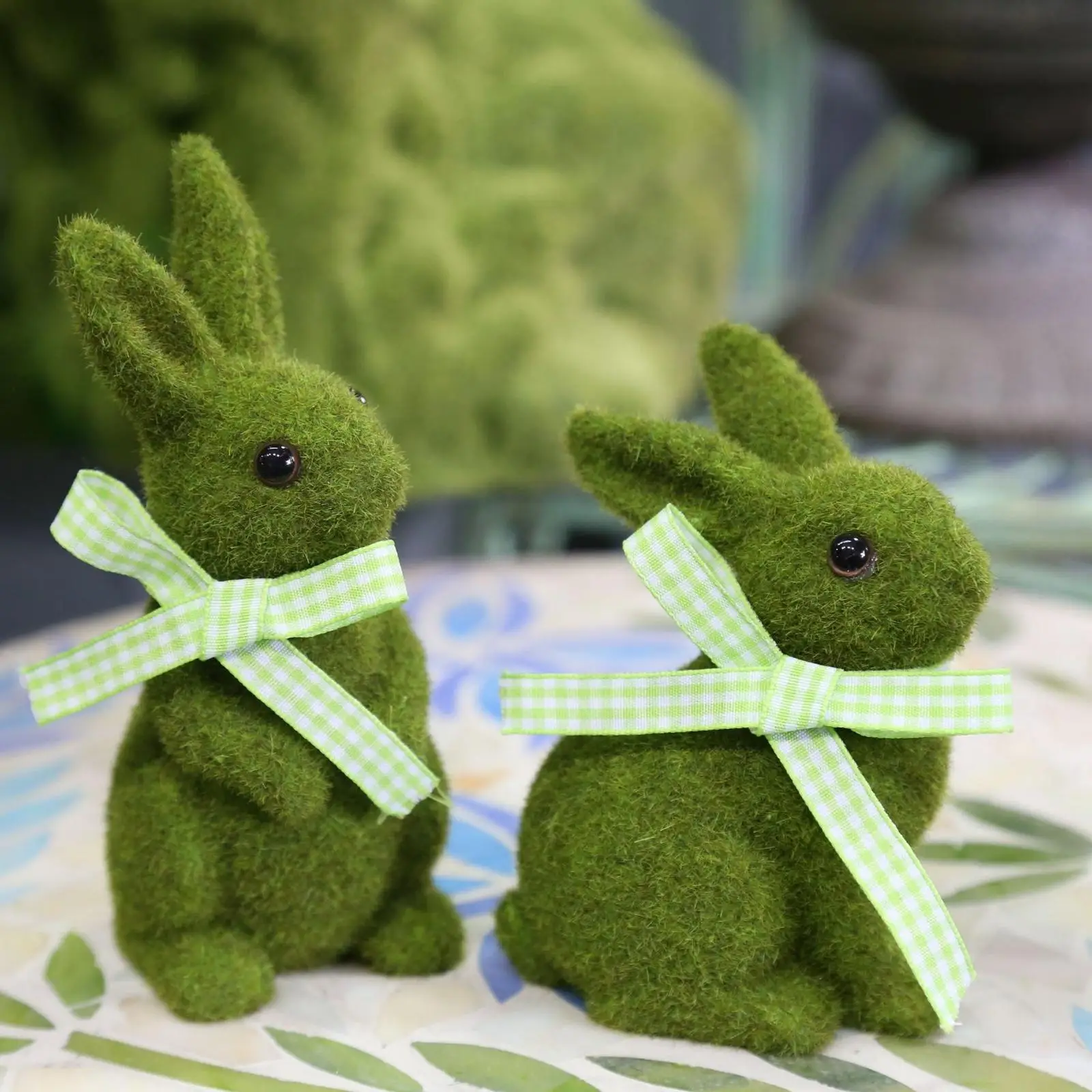 

Cute Easter Rabbit Statue Bunny Figurine Animal Sculpture Ornament Crafts Decorative for Patio Desktop Wedding Yard Decoration