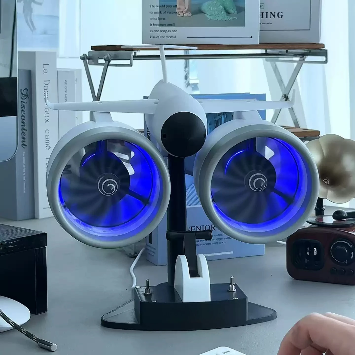 Dual Turbo Jet Engine Fan, Mist Spray Humidifier, Aircraft Model Desktop Toy Fan, Powerful Airflow USB Gadget for Home Office