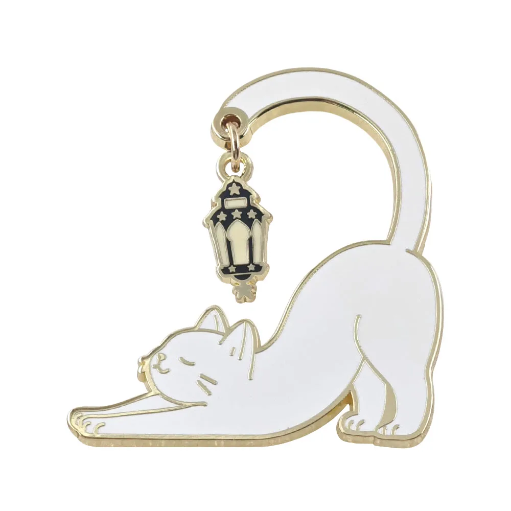 Niedliche weiße Katzen-Emaille-Pins, baumelnde Laternen-Broschen, dehnbare Kätzchen-Hängelampen-Reversnadeln, Rucksack-Schmuckgeschenk, Großhandel – Detail 1