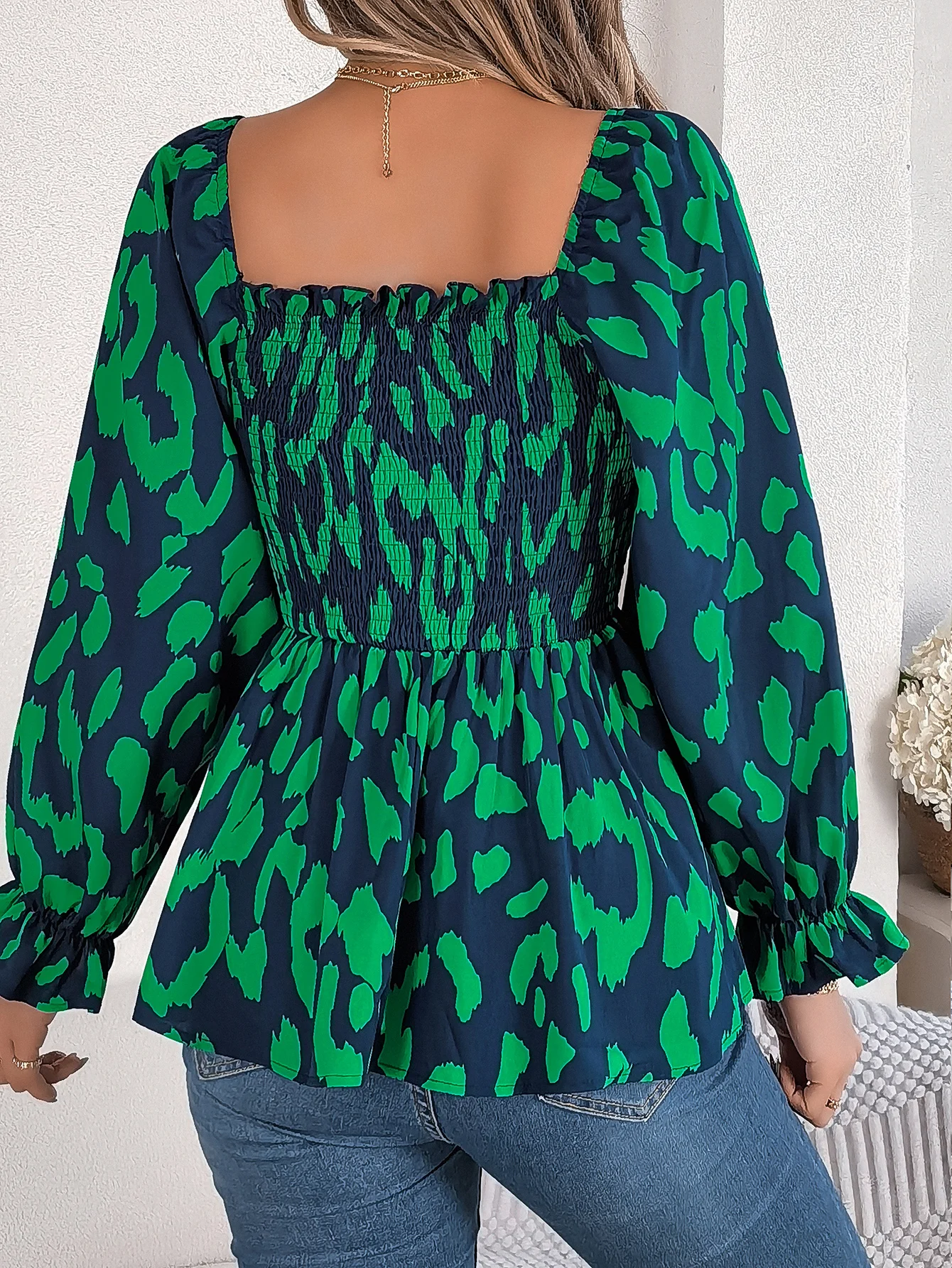 Spring and Summer Elegant Square Neck Top Contrasting Leopard Print Long Sleeved Tops for Women