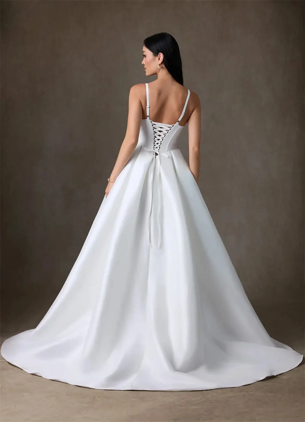 Luxury A Line Wedding Dress Spaghetti Straps Pleated Bride Gowns Sleeveless Bridal Dress Wedding Gowns Vestidos De Novia White 5