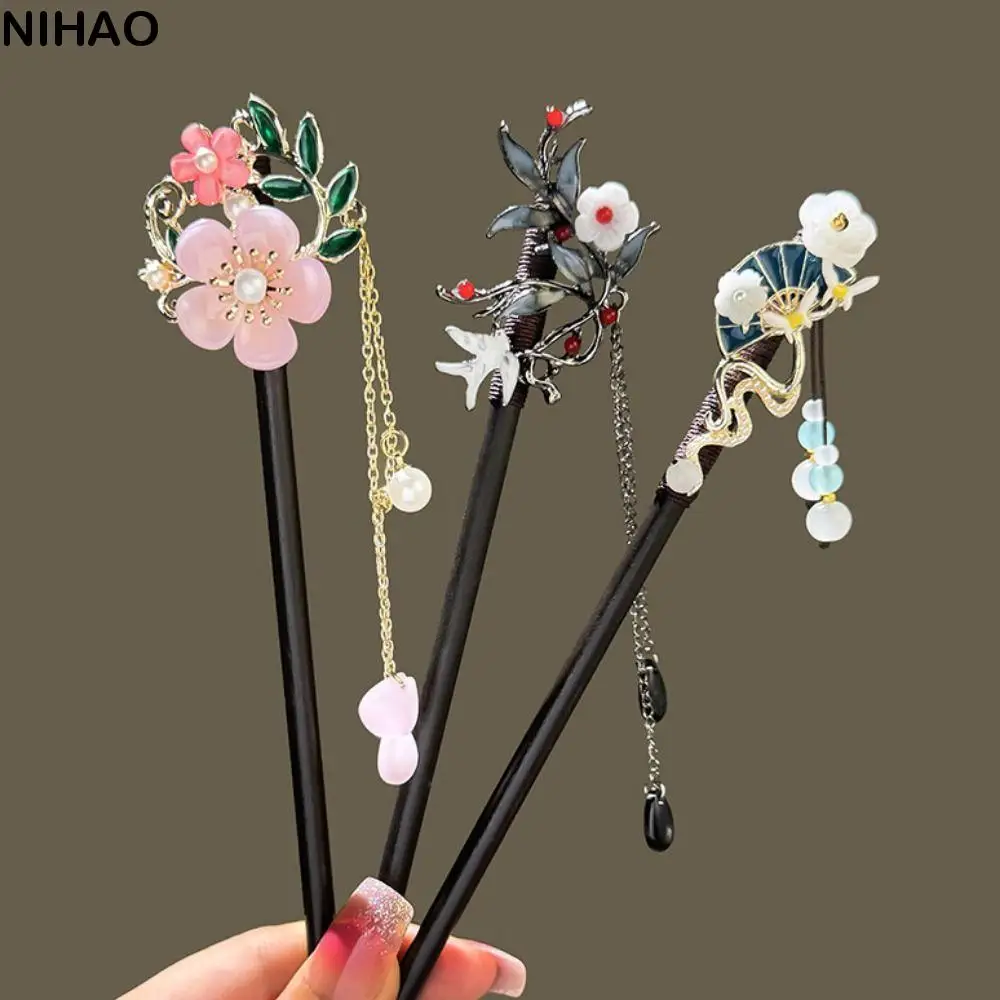 

Elegant Chinese Style Flower Hair Sticks Handmade Vintage Hair Chinese Wooden Hair Forks Tassel Hanfu Hair Bun For Women Girls