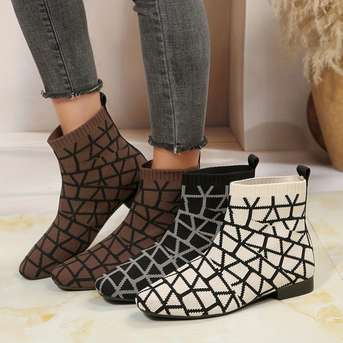 

Женские ботинки, брендовая дизайнерская обувь с геометрическим узором, женские пикантные ботильоны с круглым носком, модные дышащие эластичные носки, ботинки