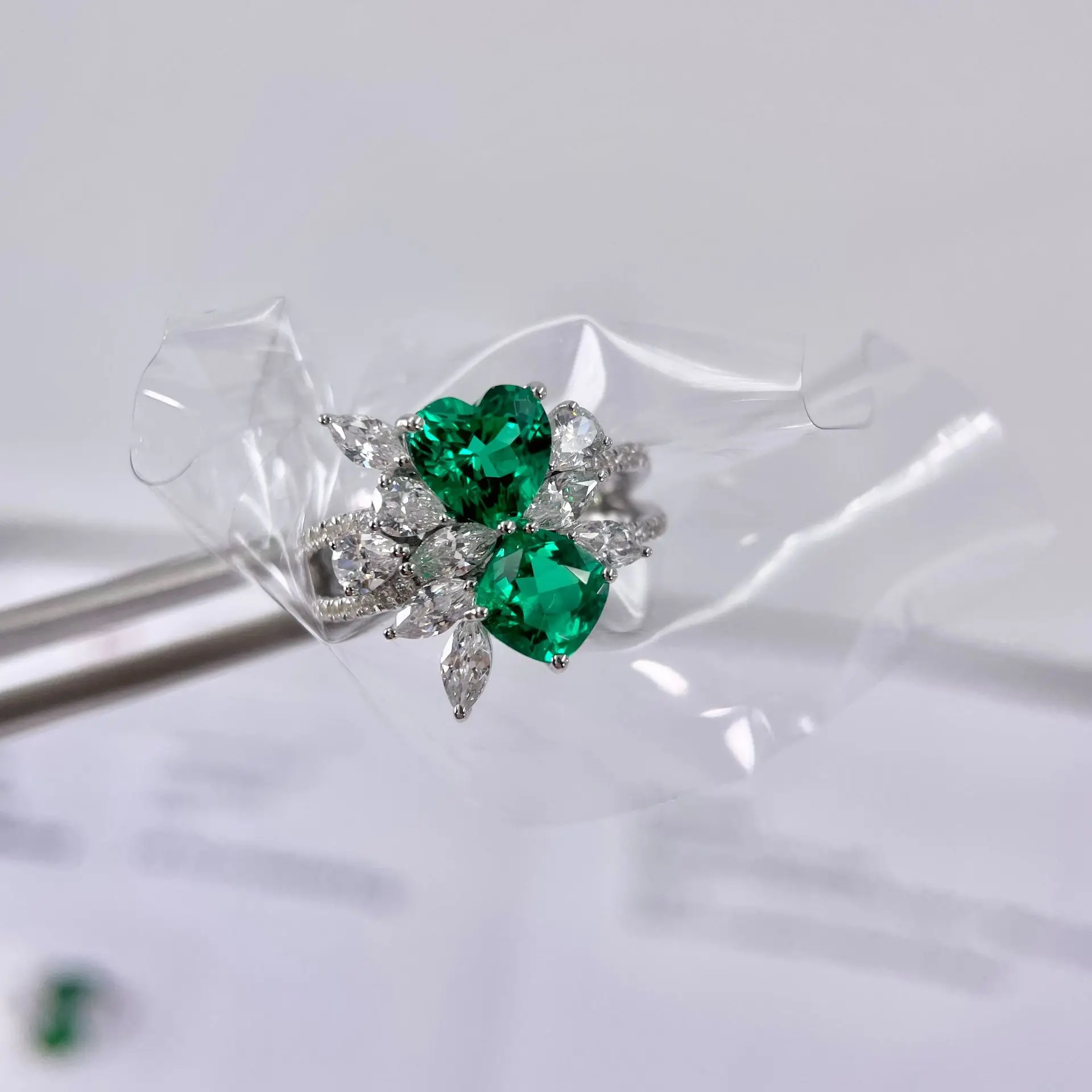 3.5ct Lab‑Created Emerald Ring, Heart Cut Gemstone, S925 Silver Hand‑Set Band, Daily Jewelry for Women
