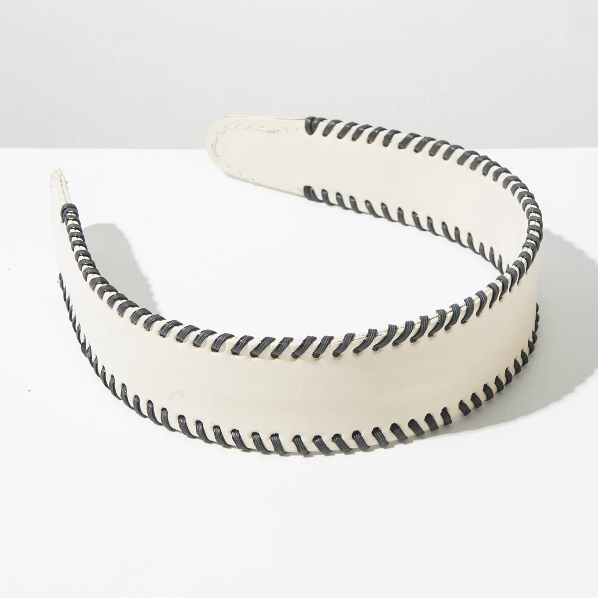Neues PU-Leder Stirnband mit Farbblockierung, Breitkrempiges, Retro, Hochwertiges Stirnband, Vielseitiges Accessoire für den Täglichen Gebrauch – Detail 10