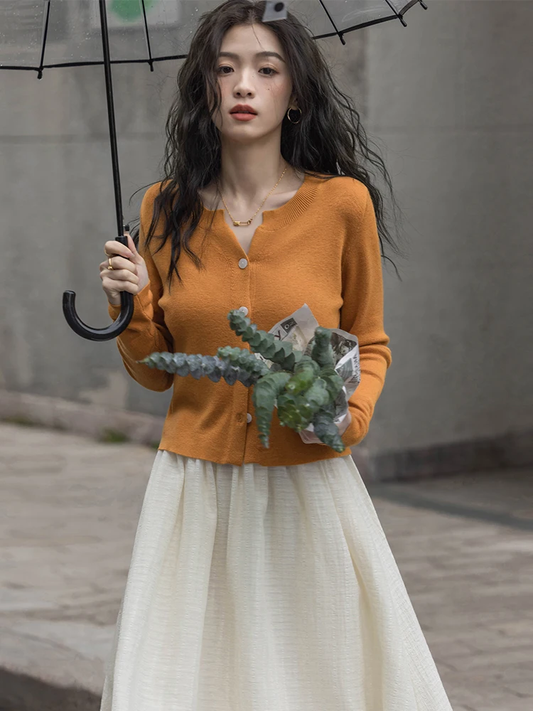 

Мягкий уютный маленький вязаный открытый кардиган цвета тыквы с v-образным вырезом, женский ранний осенний новый утягивающий универсальный топ