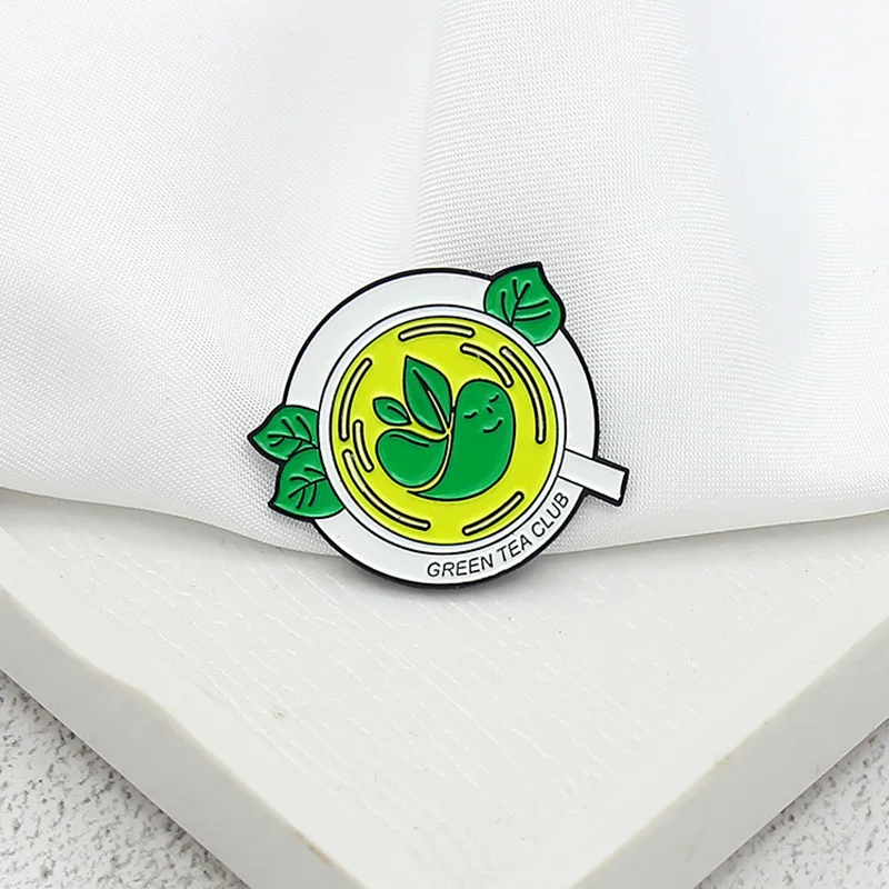 2021 New Arrival Green Plant Elf Pizza Food Enamel Jewelry Cartoon Pizza Club Takeaway Fast Food Badge Pendant Gifts