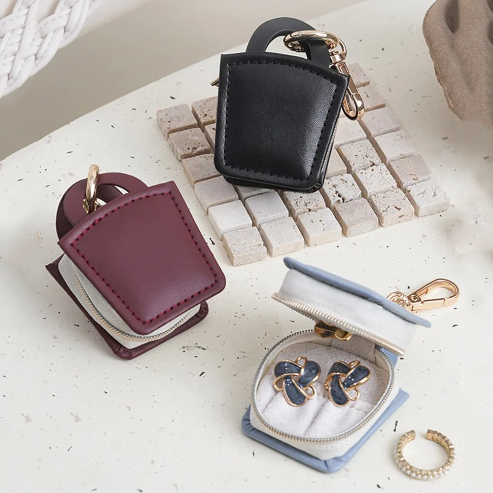 

Luxury Cute Mini PU Jewelry Box With Keychain Portable Jewelry Display Box Simple Fashion Bracelet Storage Boxes Travel