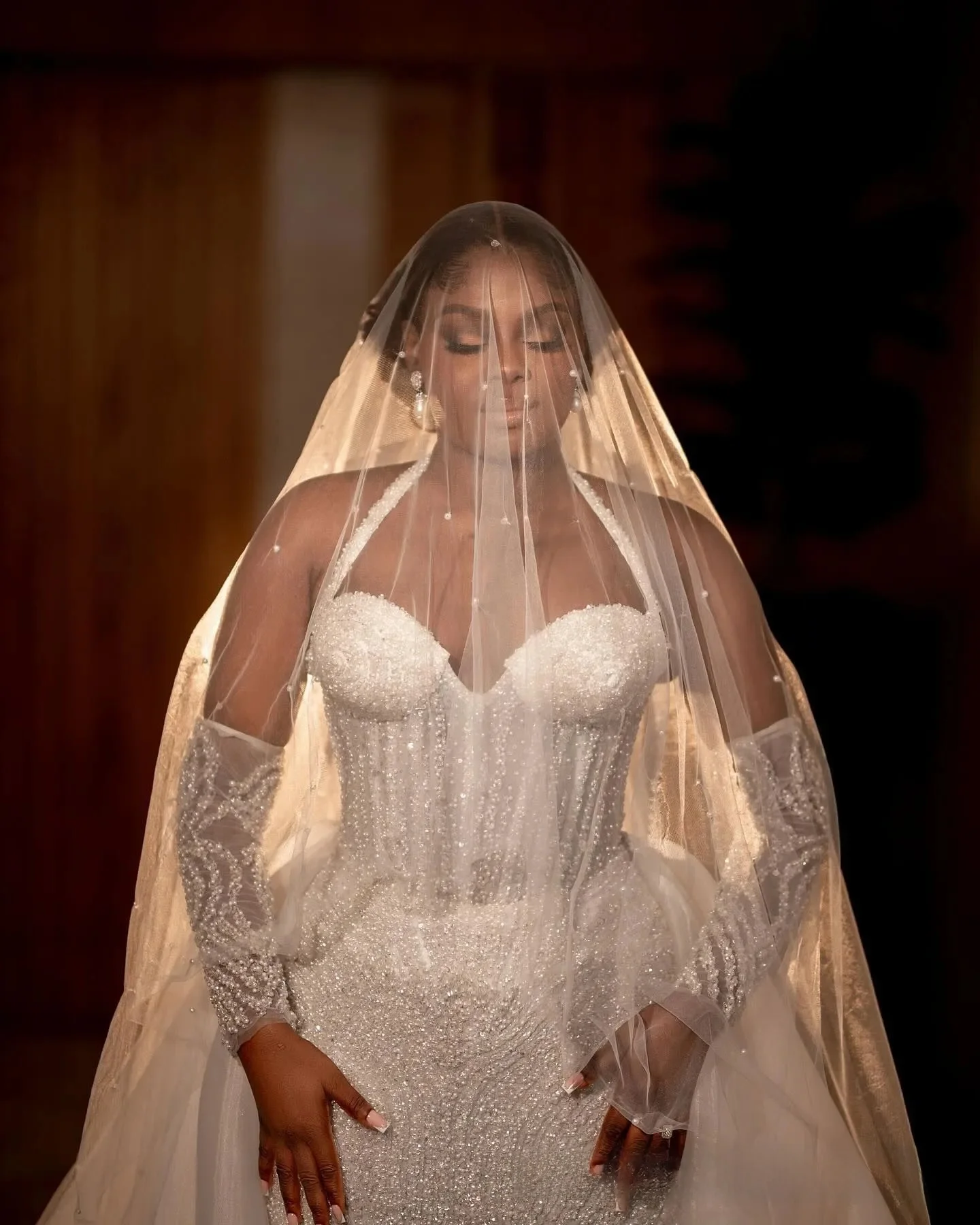 Customized Plus Size Wedding Dress For Bride Detachable Luxurious Mermaid Wedding Dress Bridal Gowns Halter Bead Lace