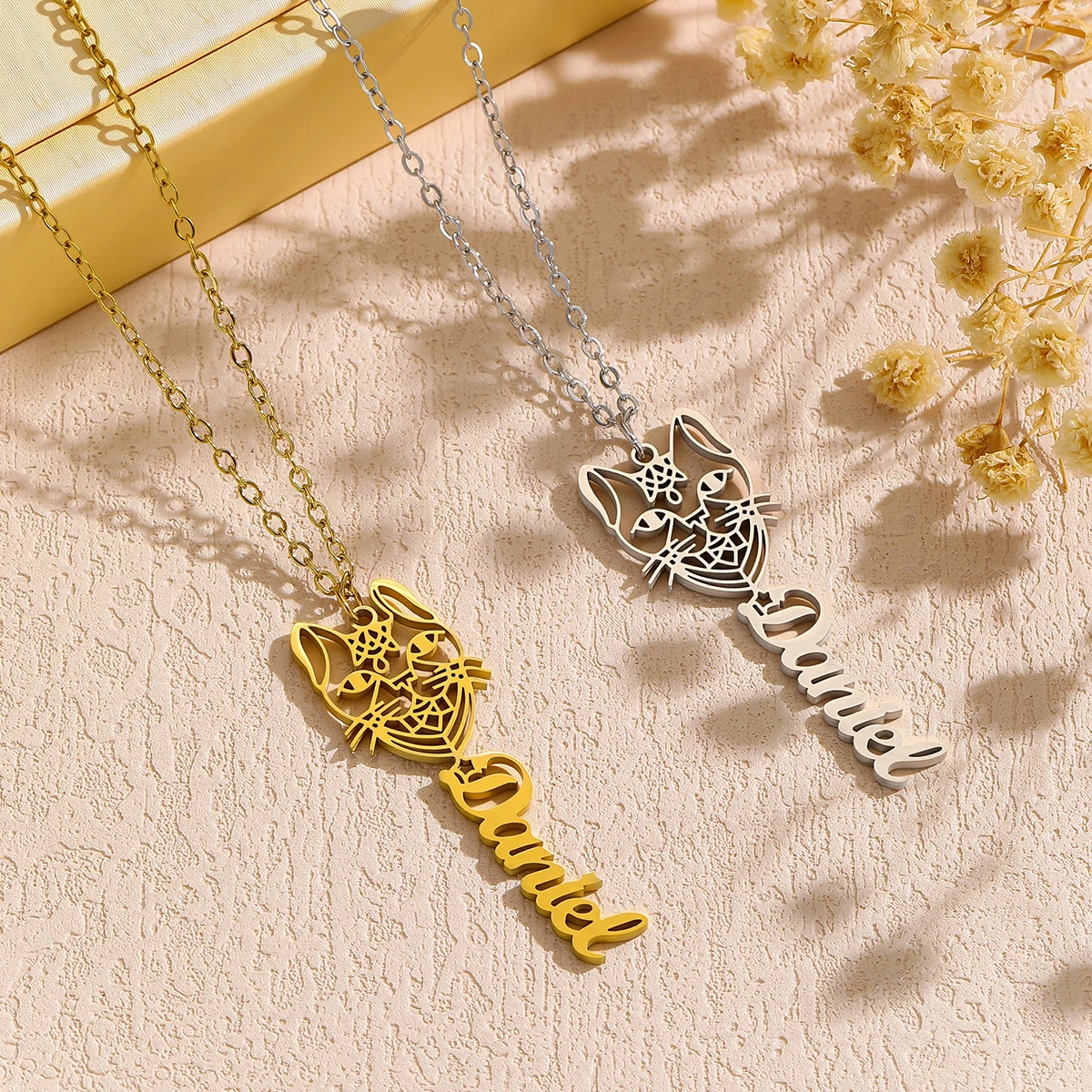 شخصية مخصصة الفنية القط اسم قلادة للنساء الفولاذ المقاوم للصدأ اليدوية لوحة المختنق سلسلة مجوهرات هدية