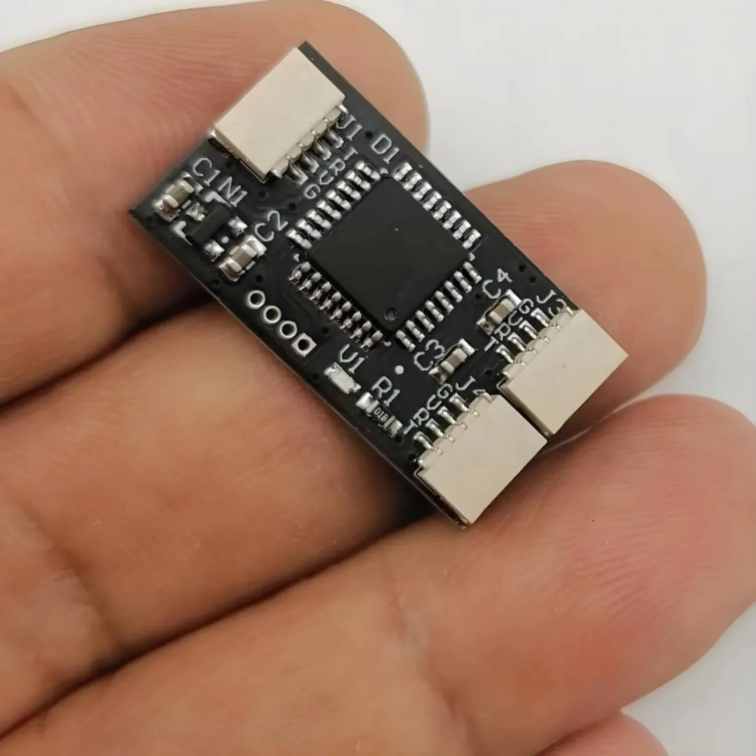 ToPssHigh-Performance Drone Antenna Module Compatible With CRSF ELRS SBUS Dual Mode Diversity Converter For Long Range FPV
