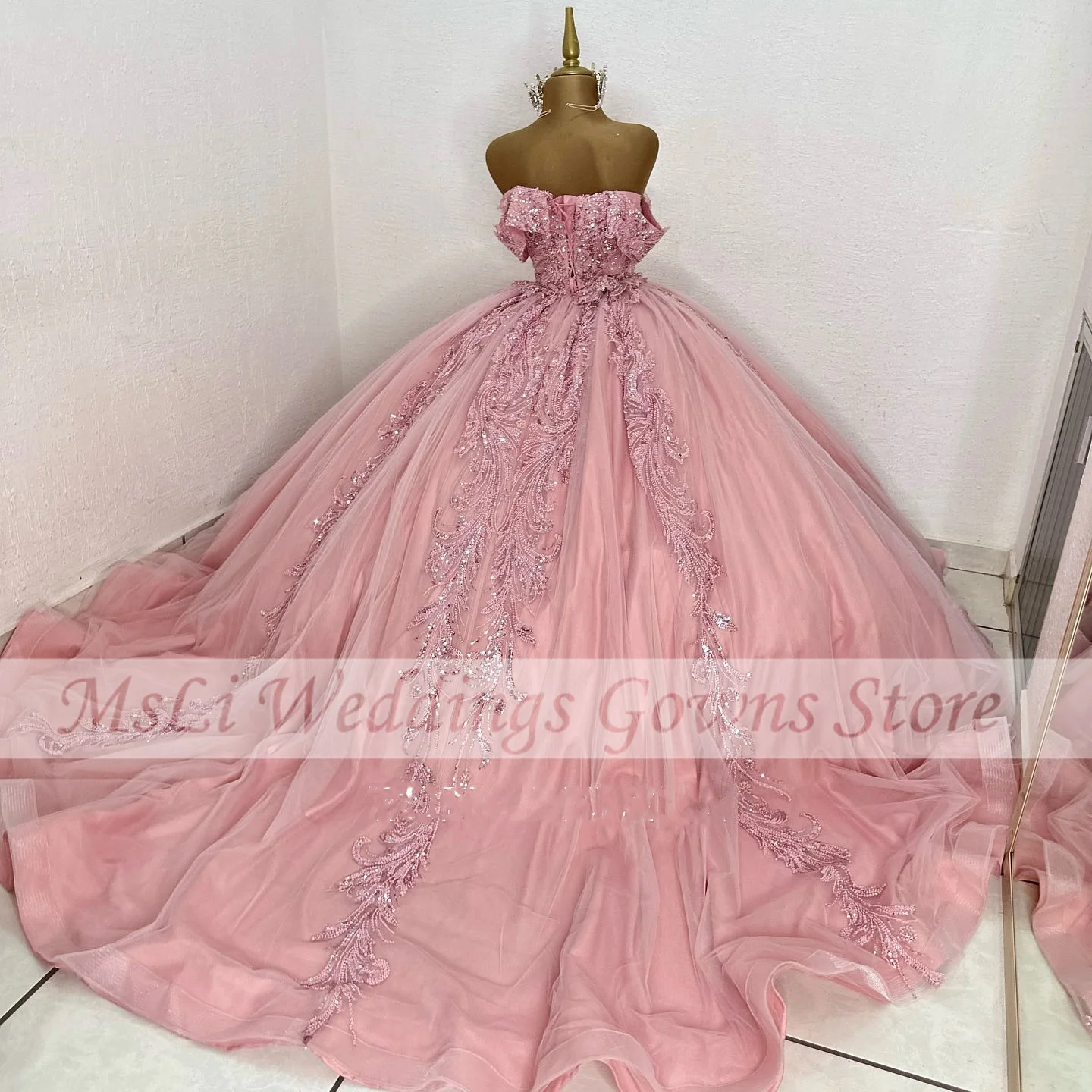 فساتين Quinceanera الوردية الفاخرة ثوب حفلة مطرزة بالخرز رداء حفلات رسمي حلو 16 فستان vestidos de 15 quinceañera