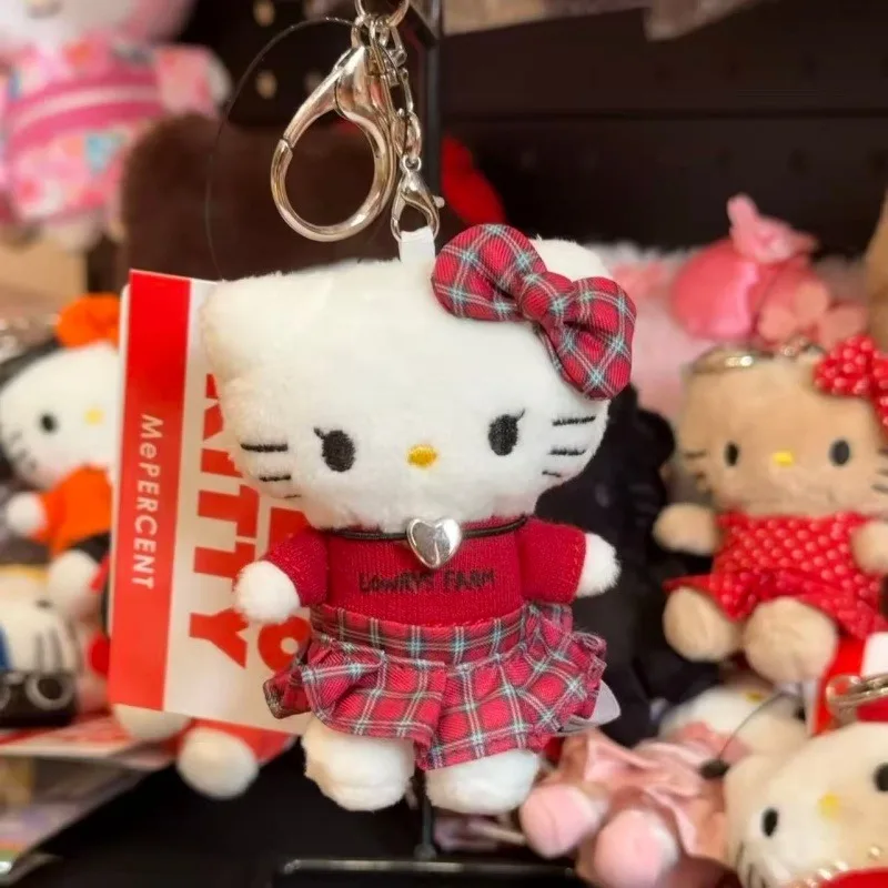 Sanrio coração gargantilha feminino olá kitty preto xadrez brinquedo de pelúcia chaveiro kawaii scooter esporte gatinho boneca mochila de pelúcia charme