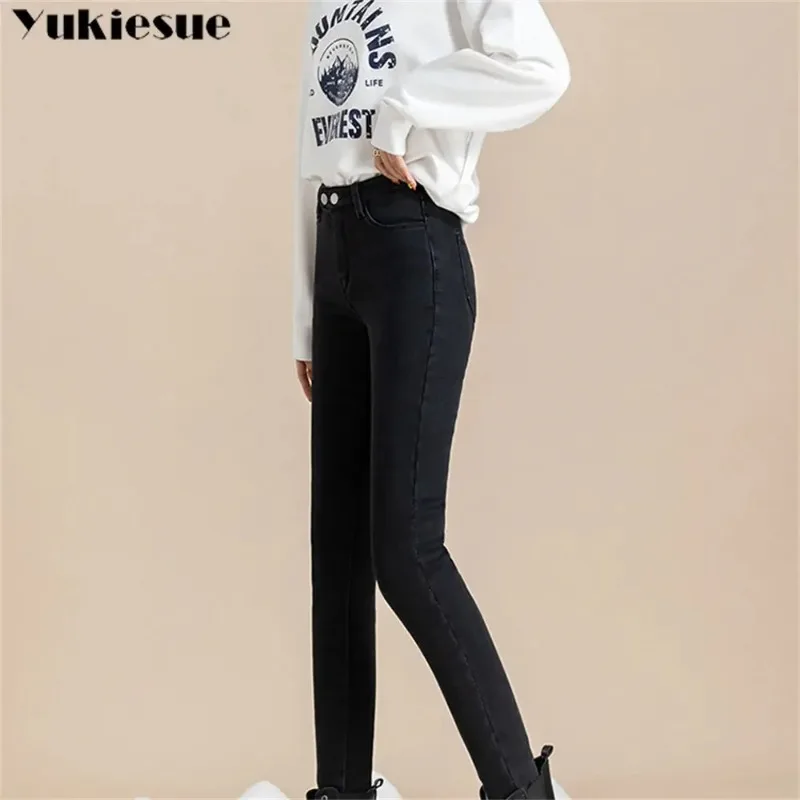 Zimowe koreańskie spodnie 2025, grube spodnie streetwearowe, modne ciepłe obcisłe jeansy damskie, damskie spodnie wysokie w talii, wyszczuplające.