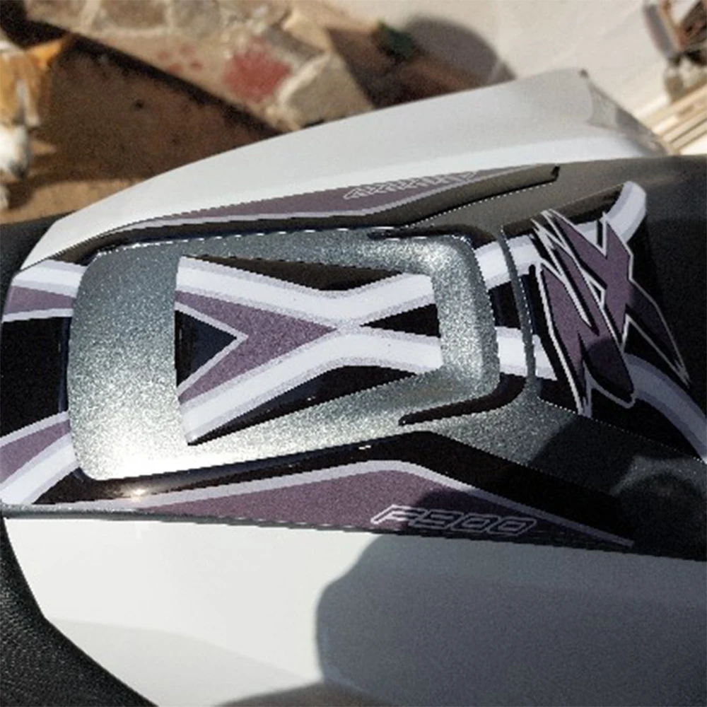 อุปกรณ์เสริมรถจักรยานยนต์สติกเกอร์คาร์บอนไฟเบอร์ 3D เจลถังอีพ็อกซี่เรซิ่นป้องกันรูปลอกสําหรับ BMW F 900 XR F900XR 2020-2023