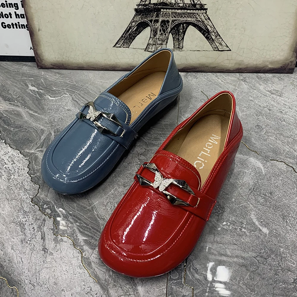 Patent Leather Women Shoes Plus Size Women Loafers Fashion Rhinestone Female Flat Shoes Designer Women Mullers Gold Chain