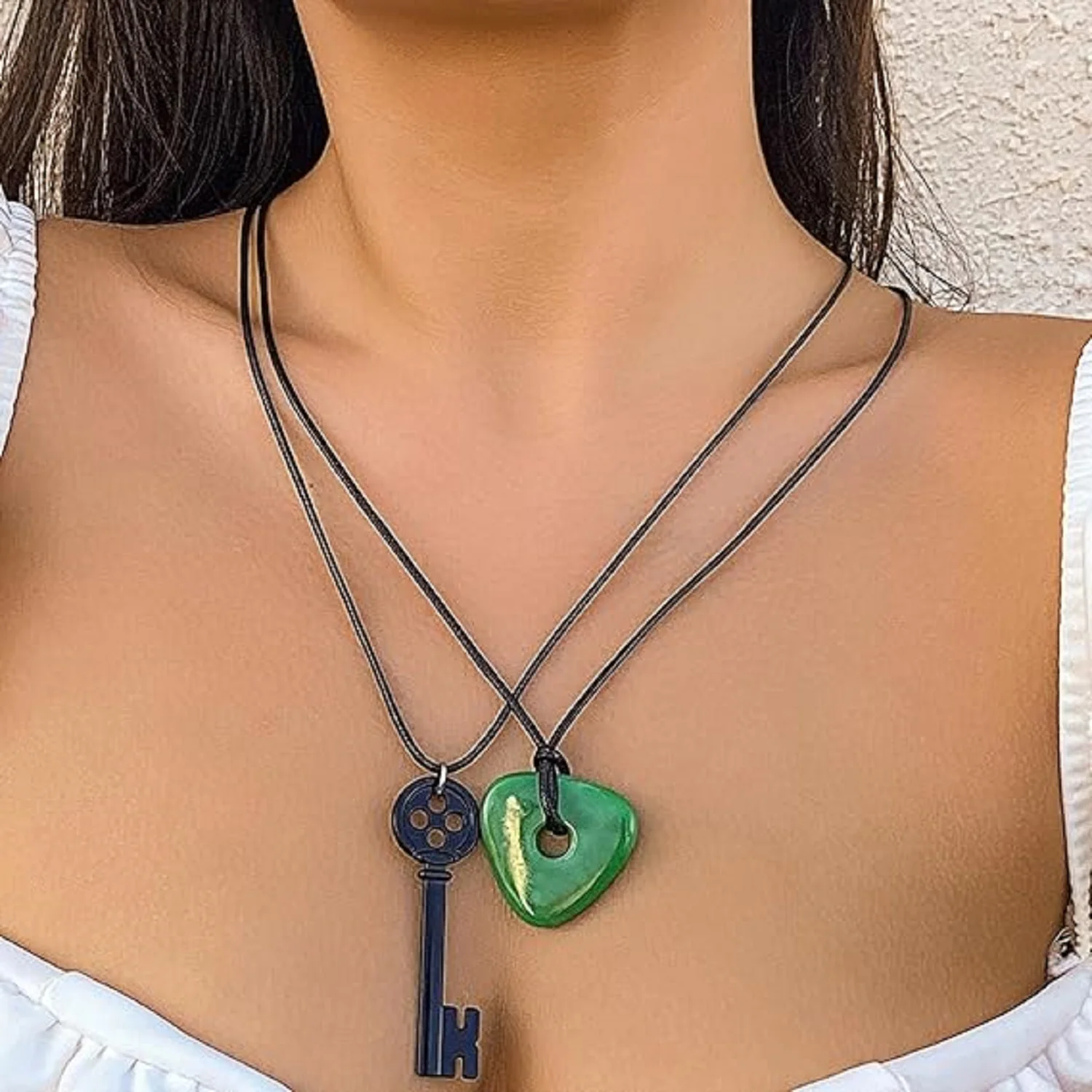 3pcs Movie Coraline Necklace Green Seeing Stone Pendant Necklace Rope Chain Black Skeleton Key Choker Dragonfly Hairpin Jewelry image 4