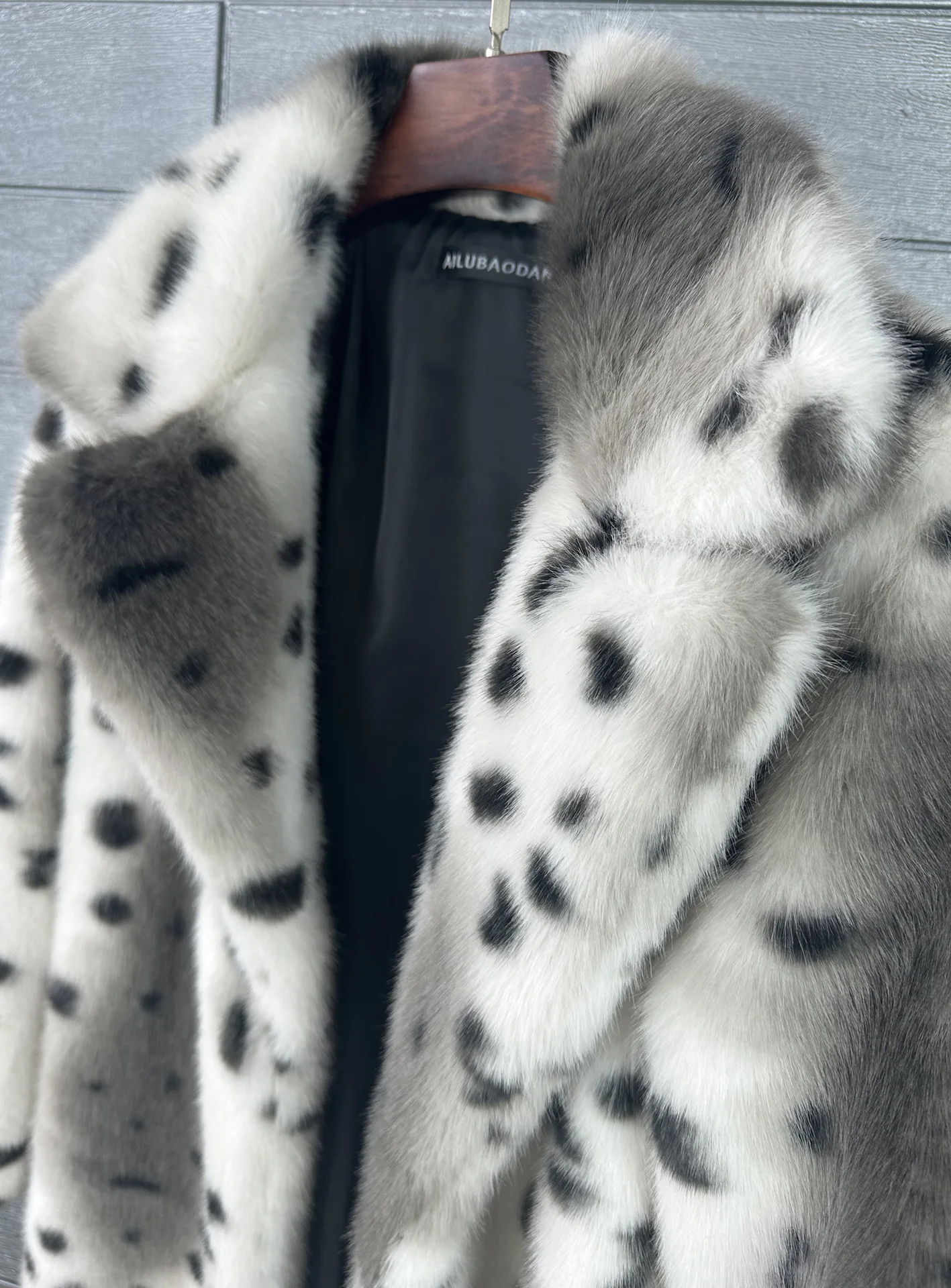 DEAT 2026 Winter Fashion Imitation Fur Leopard Pattern Coat For Women Notched Collar Long Style Notched Collar Jacket 11B9518
